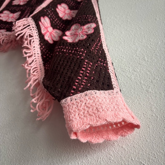 NWT House of Harlow 1960 Brown & Pink Bows Crochet Fringe Shrug On Poncho Shawl - Picture 3 of 9